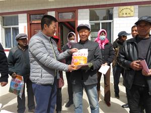  市农科院开展“三区”人才科技培训暨良种发放活动